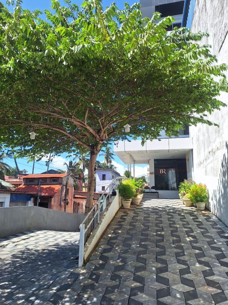 Hotel B R Regency Thiruvananthapuram Buitenkant foto
