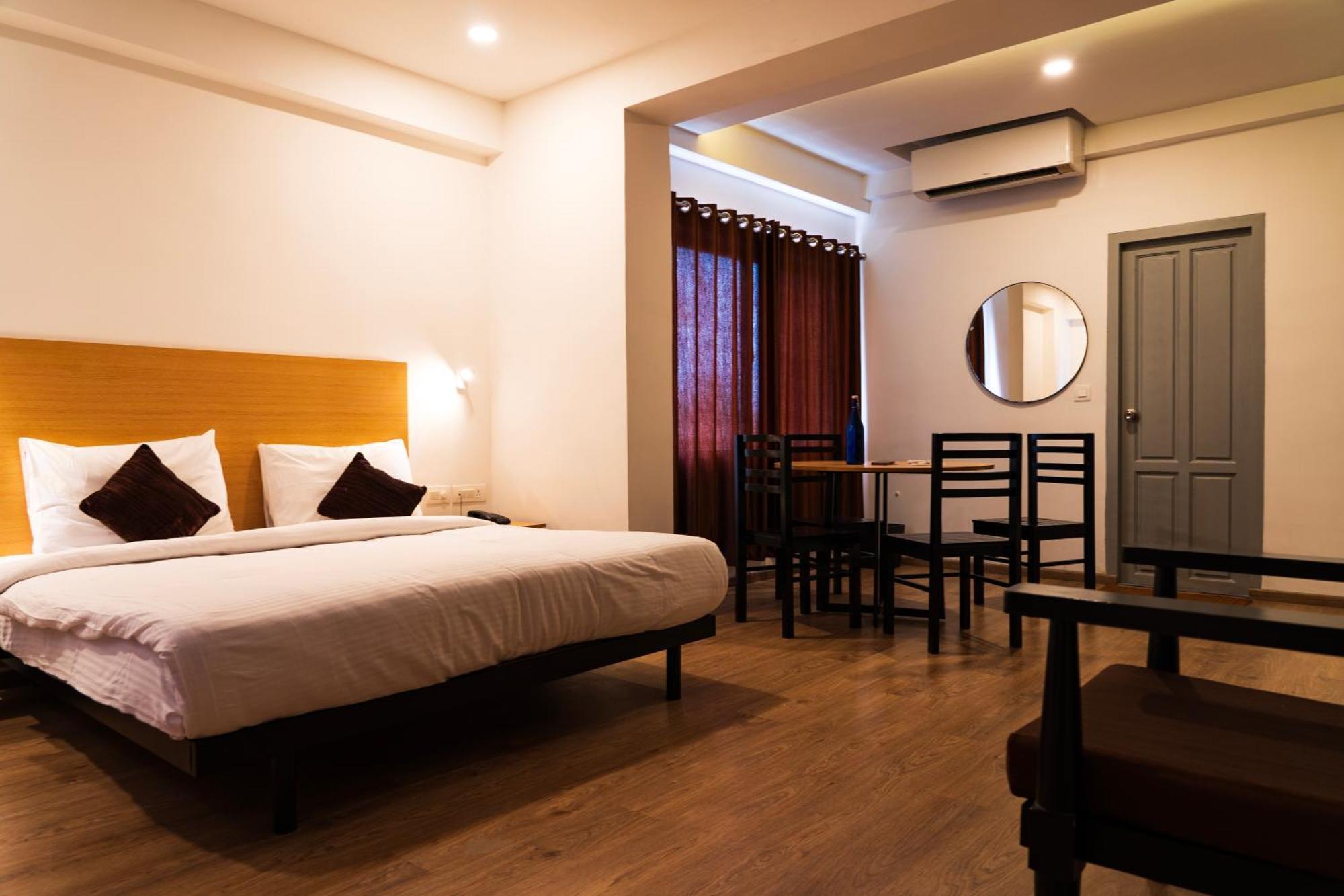 Hotel B R Regency Thiruvananthapuram Buitenkant foto