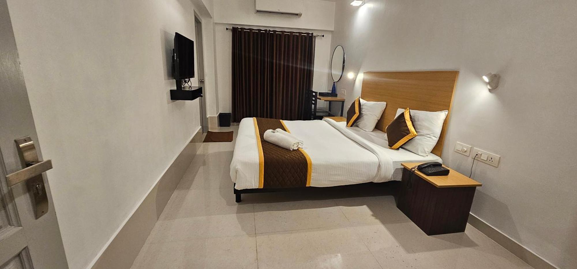 Hotel B R Regency Thiruvananthapuram Buitenkant foto