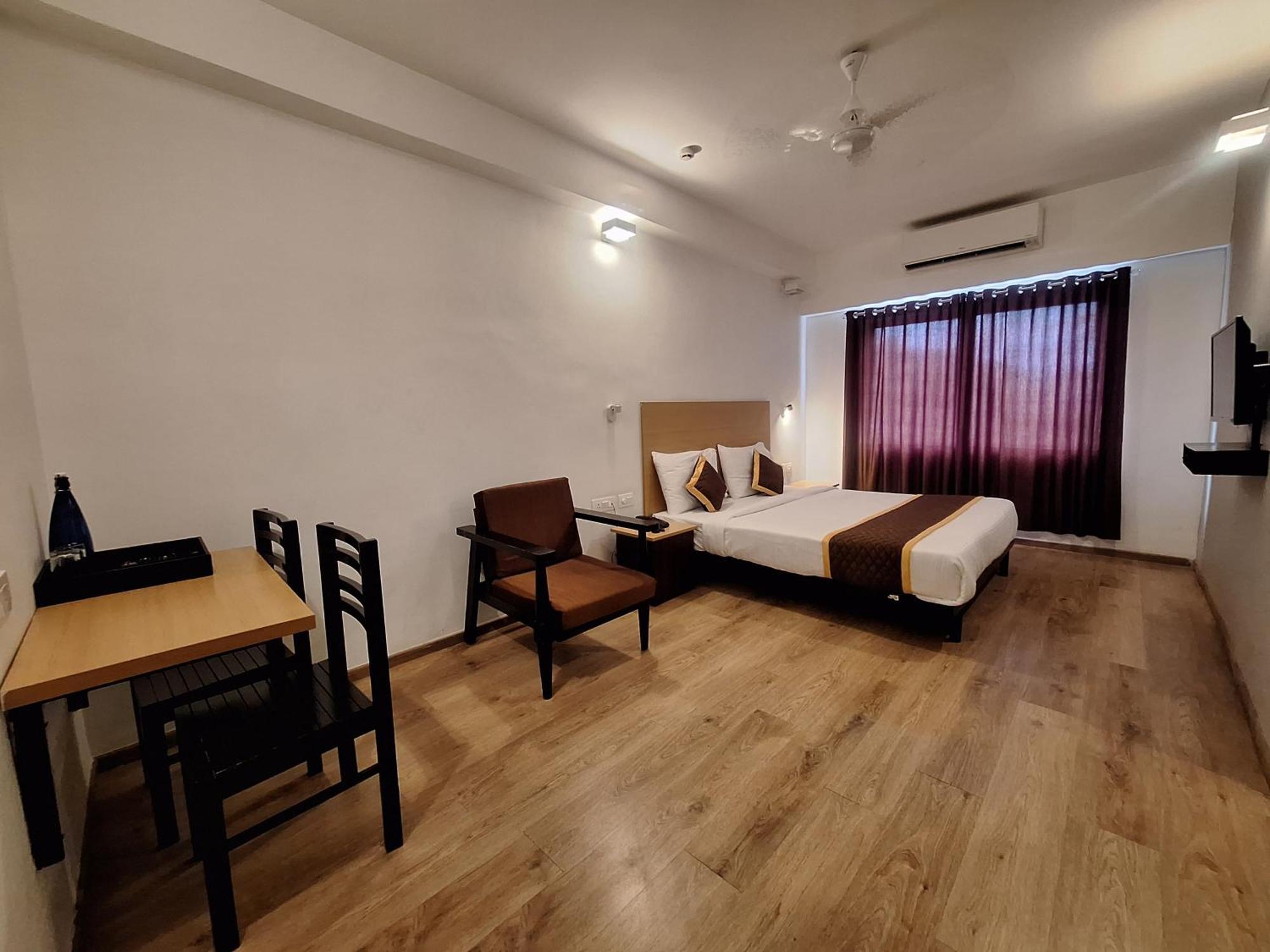 Hotel B R Regency Thiruvananthapuram Buitenkant foto
